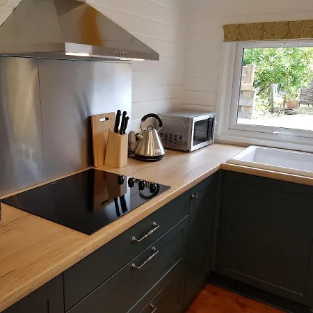 Apartment The Old Potting Shed With Hot Tub. Colan, Newquay. Newquay (Cornwall)