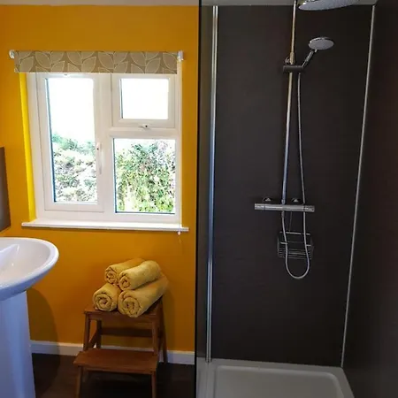 Apartment The Old Potting Shed With Hot Tub. Colan, Newquay. Newquay (Cornwall)