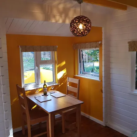 The Old Potting Shed With Hot Tub. Colan, Newquay. Newquay (Cornwall)